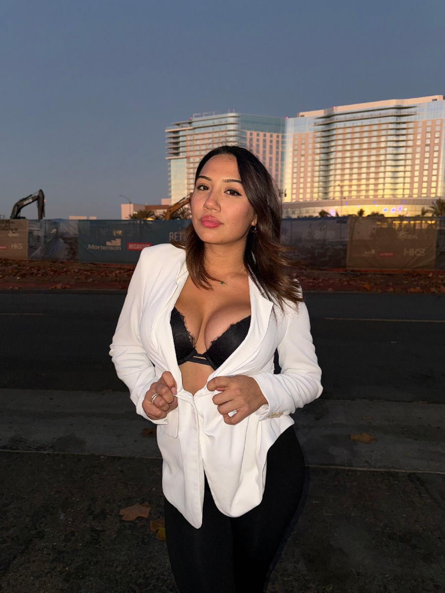 Take a pause and enjoy Ali Cruz — streaming from Cixi