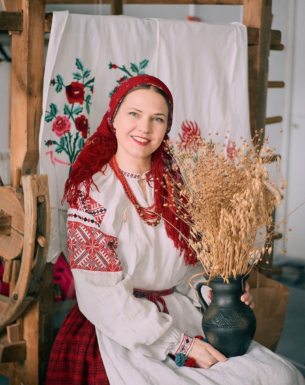 Women in Slavic costumes in Cixi