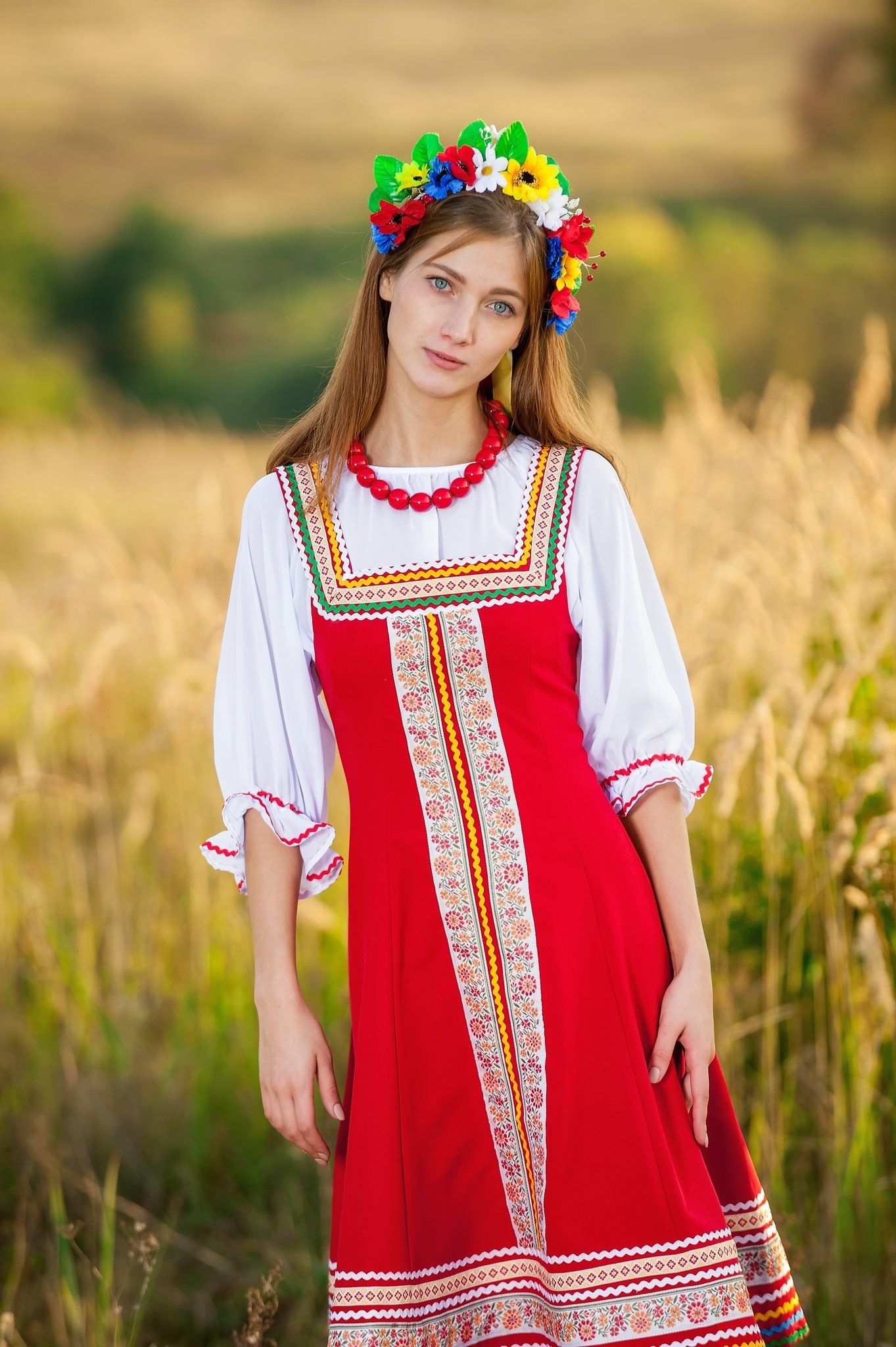Women in Slavic costumes in Cixi