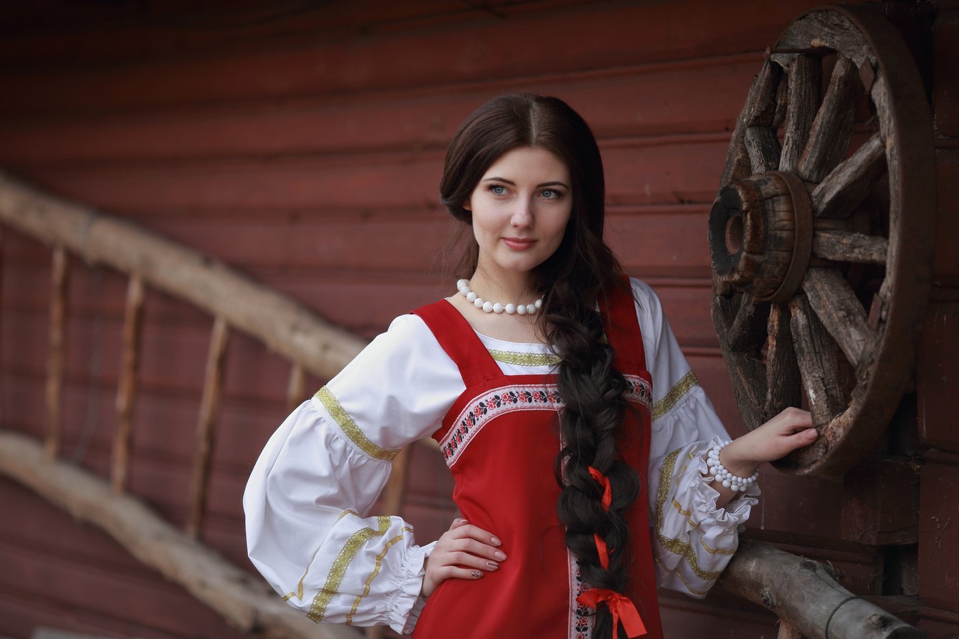 Girls in Slavic costumes in Cixi