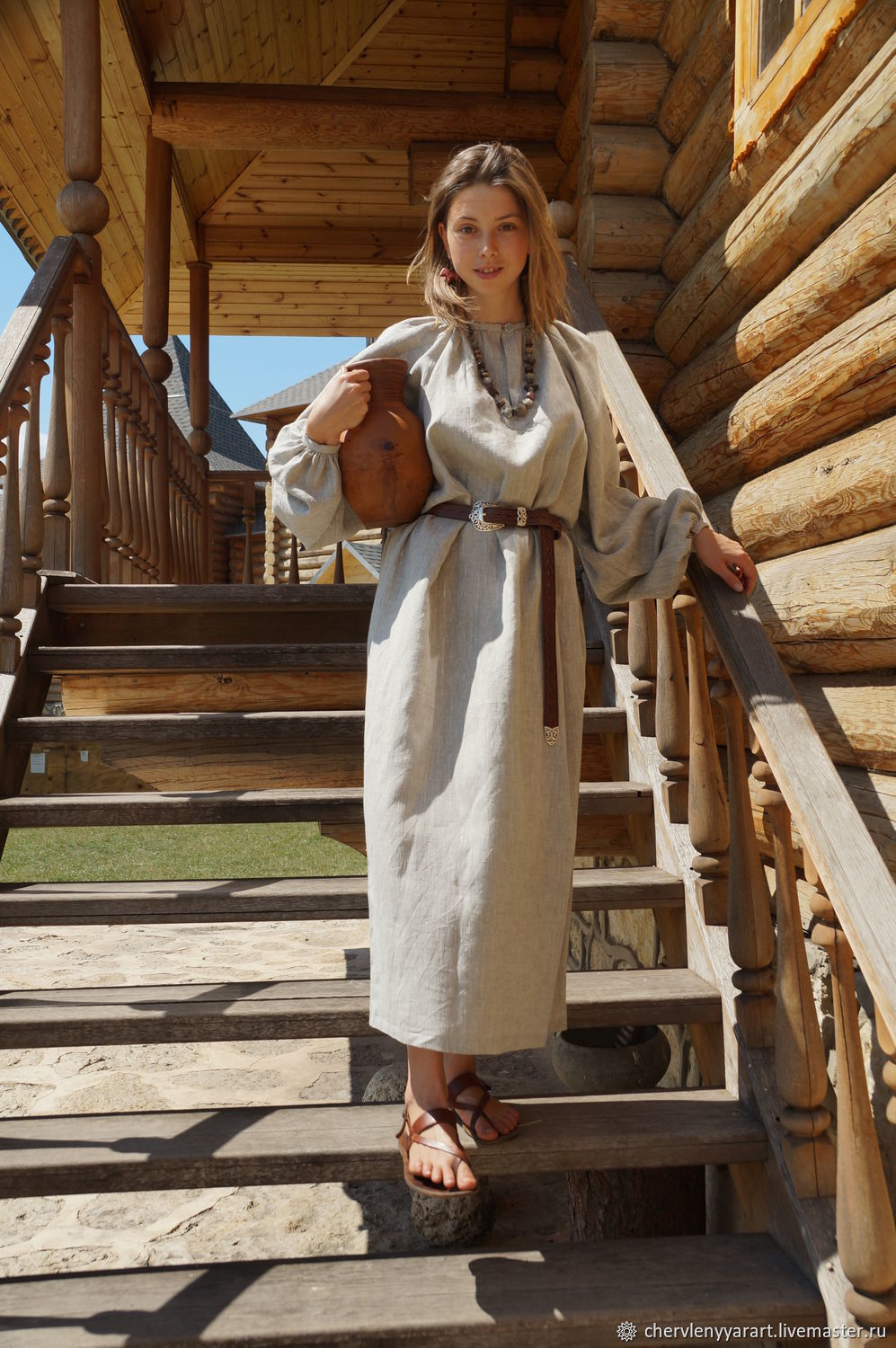 Girls in Slavic costumes in Cixi