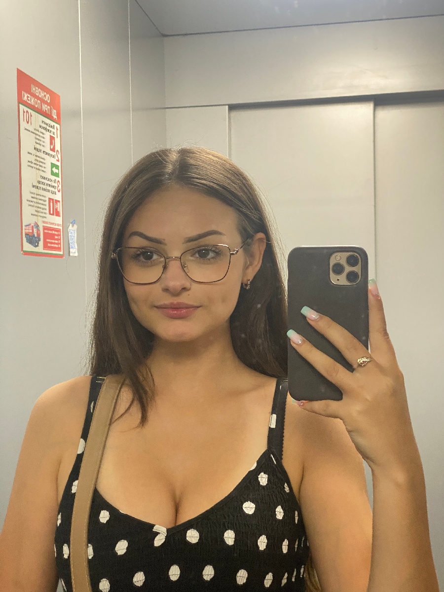 Sexy model Stacy in Cixi