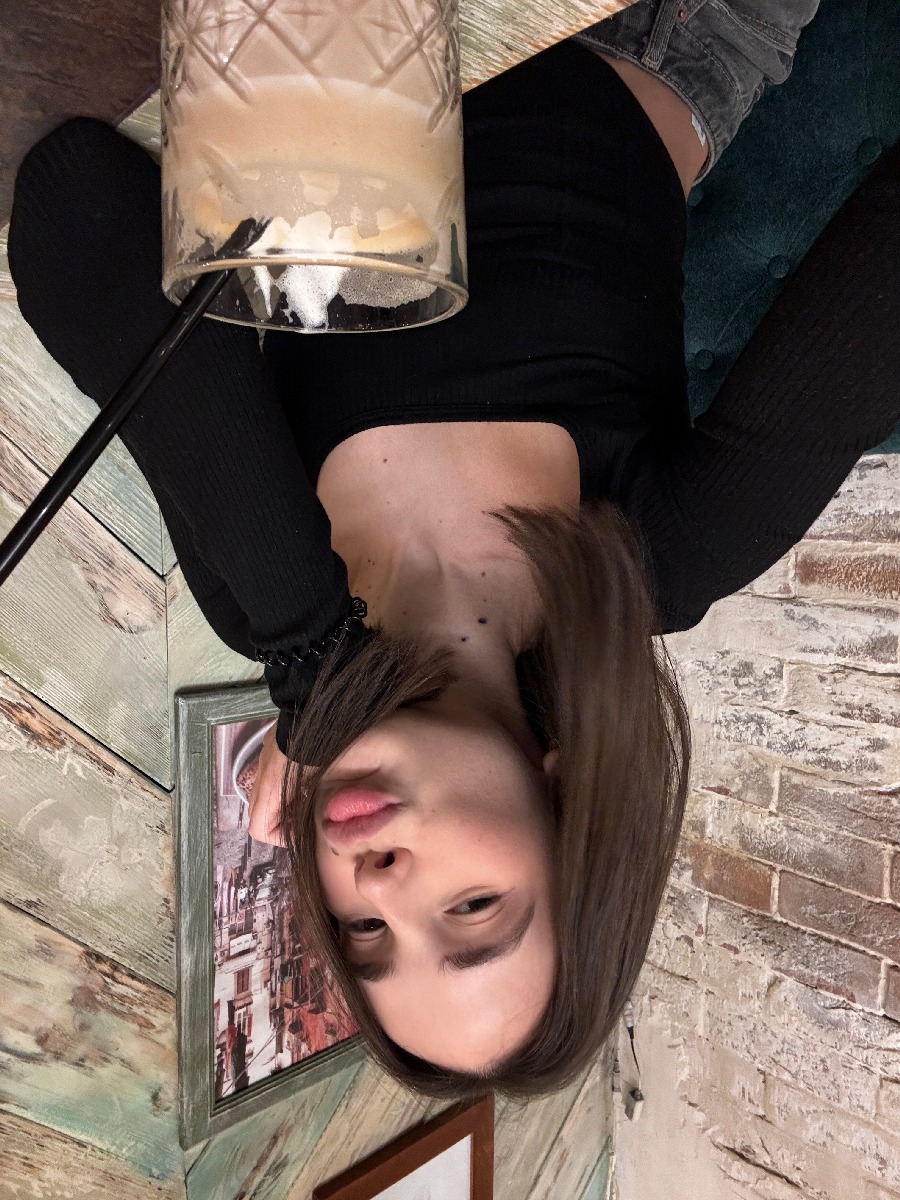 Fresh photos, fresh mood — Tina online in Cixi